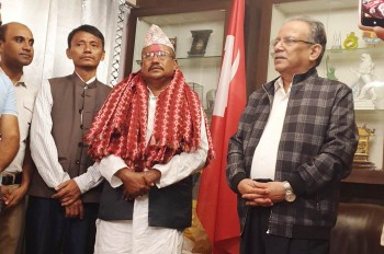 इटहरीका पुर्व मेयर द्धारिकलाल चौधरी माओवादी केन्द्रमा प्रवेश , प्रदेश सांसदको चुनाव लड्ने