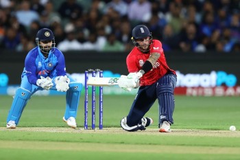 इङ्ल्याण्ड टी २० विश्वकप क्रिकेटको फाइनलमा, भारतको लज्जास्पद हार