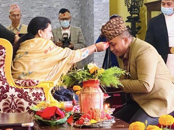 सर्बसाधारणले लगाए राष्ट्रपतिबाट टीका 
