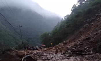 पृथ्वीराजमार्गअन्तर्गत याम्पा–आँबुखैरेनी सडकखण्ड अवरुद्ध 