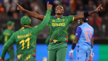 टी–२० विश्वकपमा दक्षिण अफ्रिकासँग भारत पाँच विकेटले पराजित 