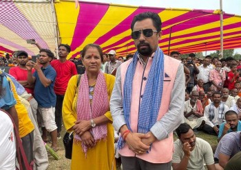 फेरिएन भोट माग्ने शैली : उम्मेदवार किसानको खेतमै पुग्दै, कतै प्रलोभन बाँड्दै
